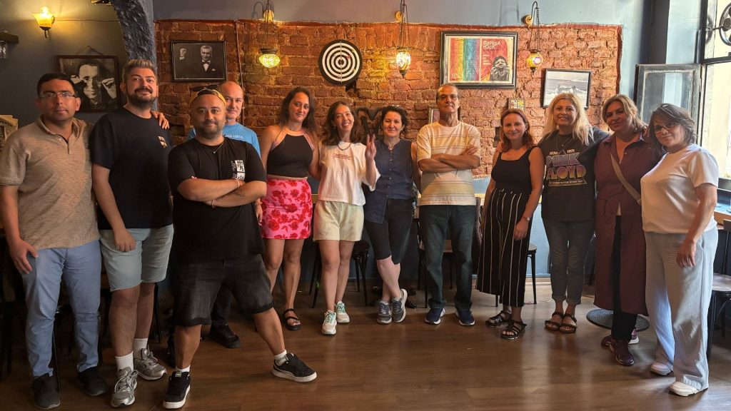 Nuray Sezen ile Yaratıcı Drama Atölyesinde Kendimizi Keşfettik